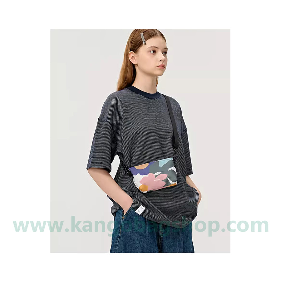 New original printing small messenger bag niche design mobile phone bag men and women leisure sports