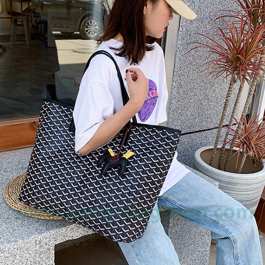 Korean version of a large-capacity travel bag woman bag portable travel bag one-shoulder bag waterproof fitness bag tote bag