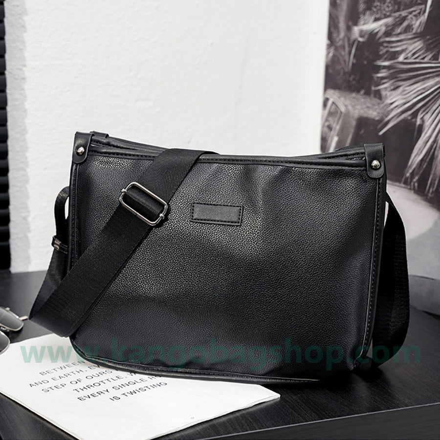 Street Fashion Korean version of young pure color male bag business postman bag