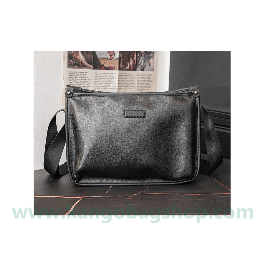 Street Fashion Korean version of young pure color male bag business postman bag