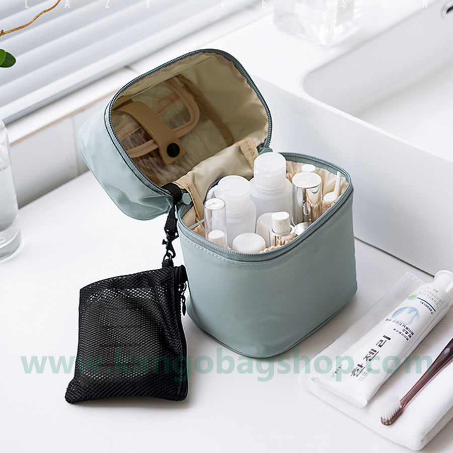 Large-capacity make-up bag female high-looking personal belongings collection bag portable go out wash bag handbag