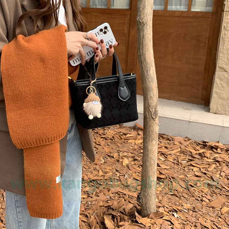 Delicate handbag with autumn and winter new high-grade texture small cross-shoulder Korean department bucket bag woman