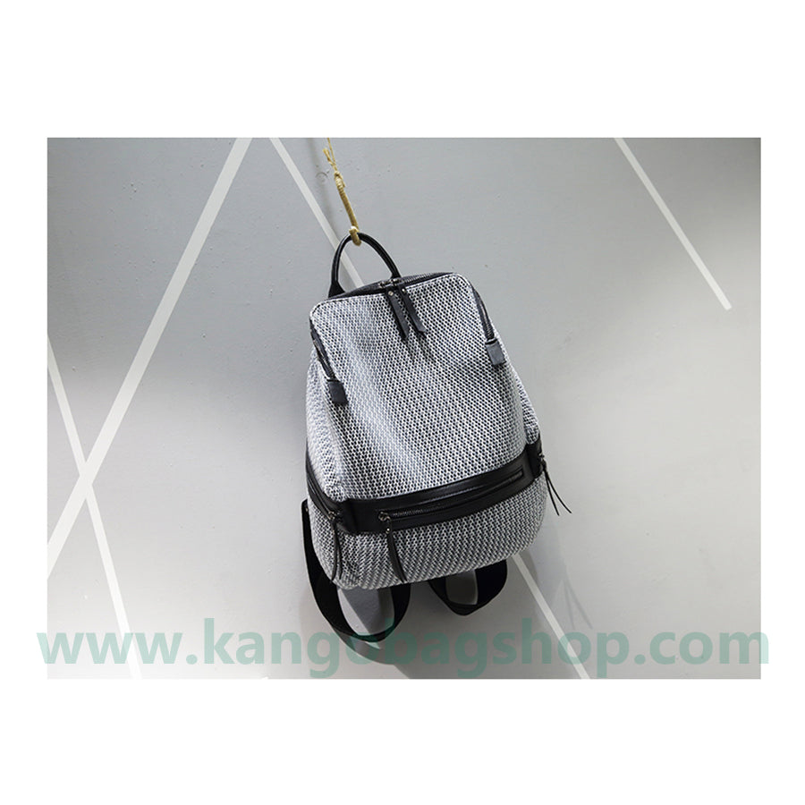 The new summer Korean version of the female backpack lightweight fashion large-capacity travel bag